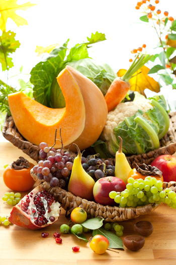 Fruchtkorb mit frischen Früchten